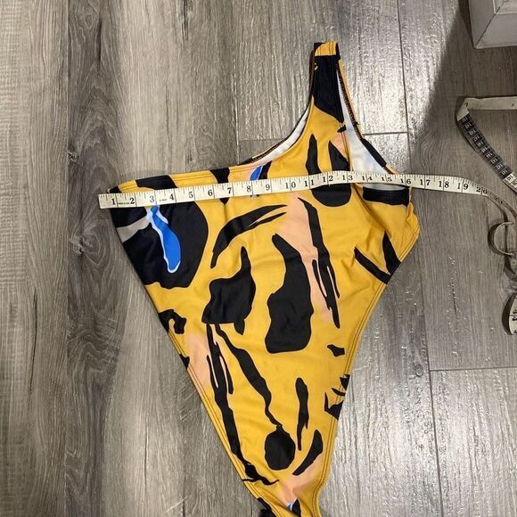 Matte Collection Galen Yellow Black Print One Piece Asymmetrical Swimsuit Large - Picture 4 of 5